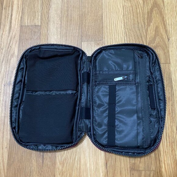 INCASE Accessory Organizer -BURGUNDY - Picture 5 of 8